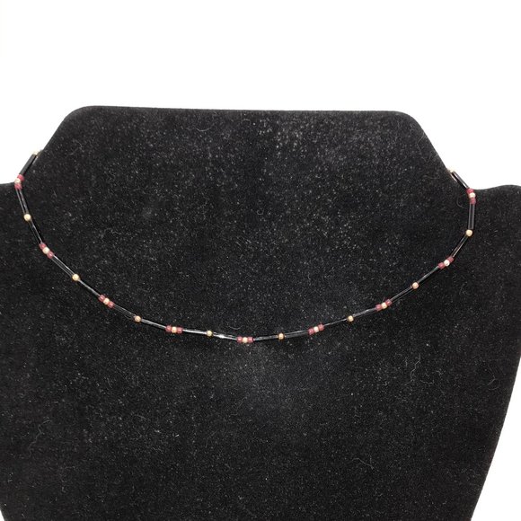 15 1/2" Black and Red Beaded Necklace - Picture 1 of 4